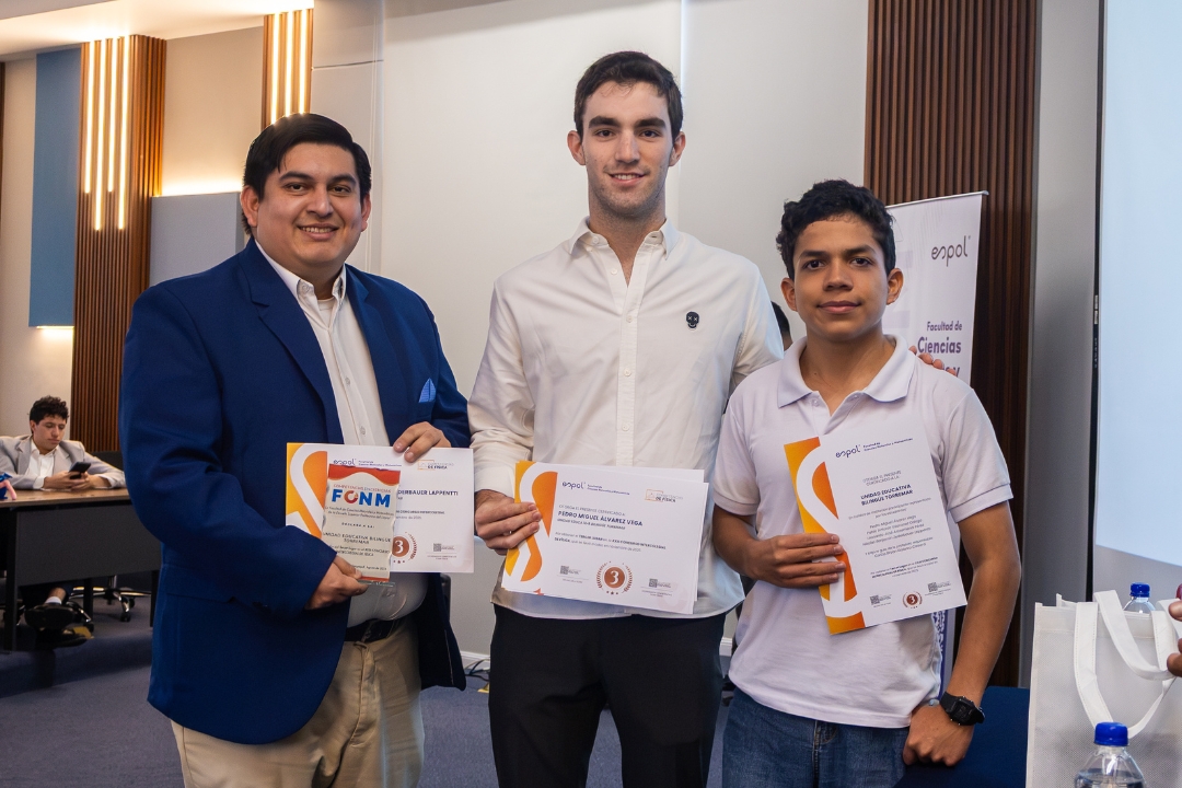 FCNM corona a los ganadores de las Competencias en Ciencias 2025-2026