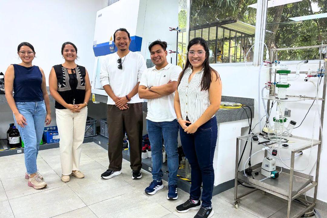 Docente de TU Delft y la FCNM potencian la investigación de vanguardia en Ingeniería Química